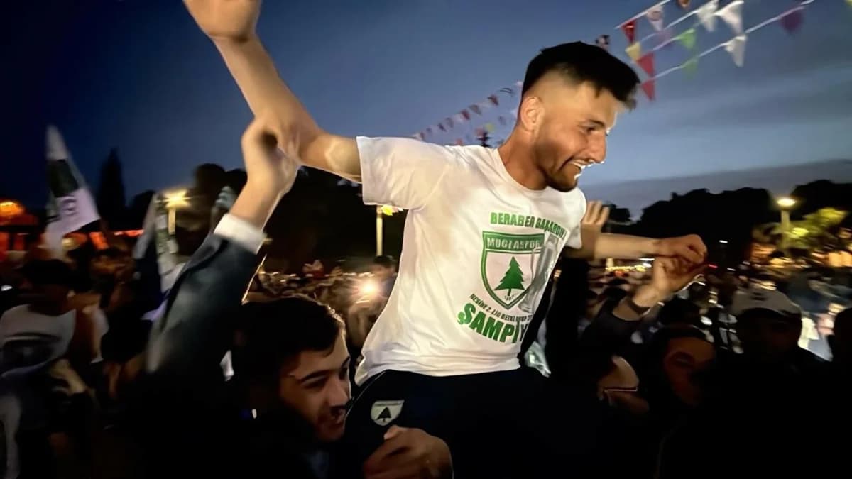 Muğlaspor’dan Tarihi Başarı: Şampiyon Takım Coşkulu Karşılandı!