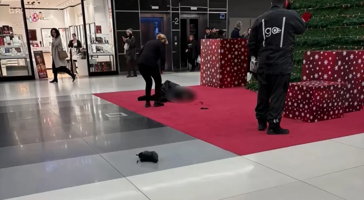 Şişli’de bir AVM’nin ikinci katından düşen genç hayatını kaybetti