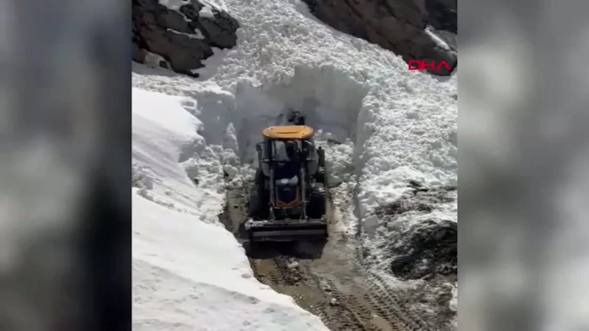 Bitlis’te Yağışlar Sonrası Çığ ve Heyelan Ulaşımı Engelledi