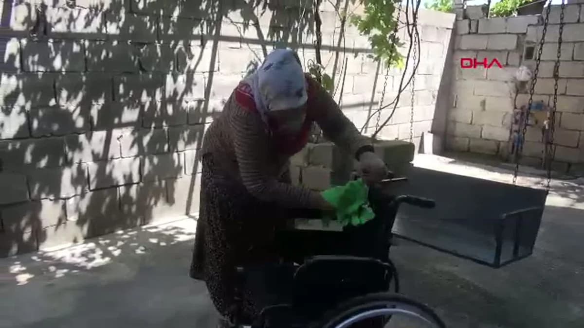 Hatay’da Anne Sevgisi: 36 Yıllık Bebek Bakımıyla Engelli Kızına Adanmış Hayat