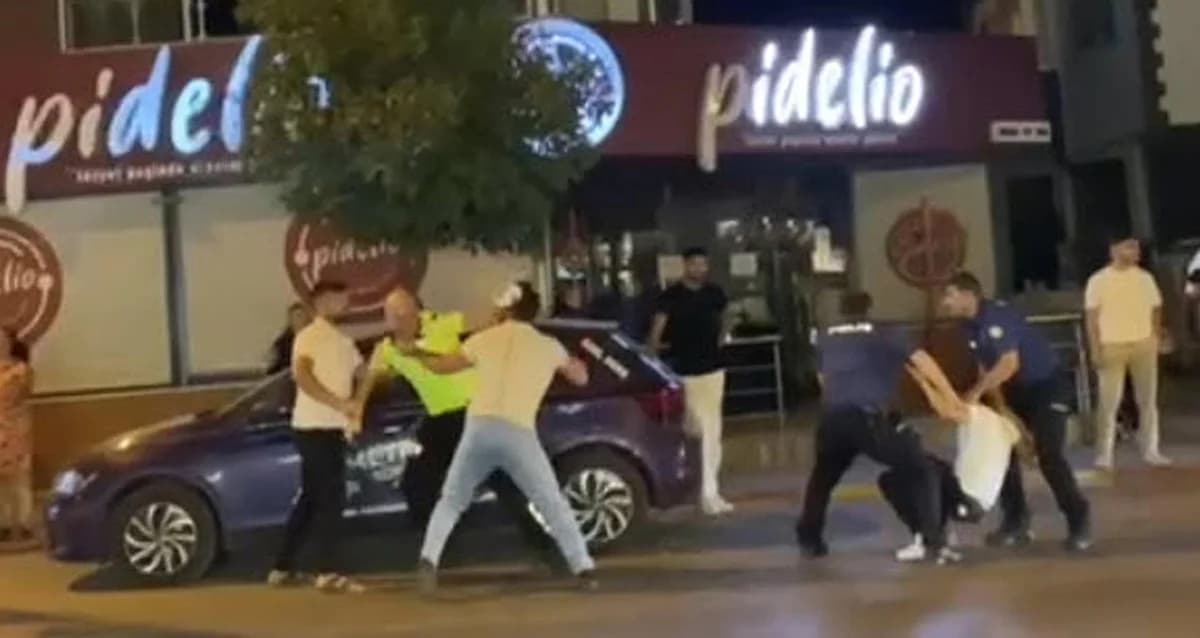 İzmir’de Polise Saldırı Kamerada: 2 Şüpheli Tutuklandı