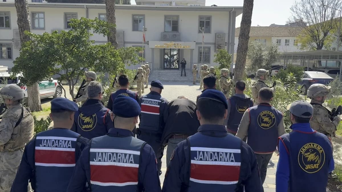 Kızından Dehşet Veren Cinayet: Annesini Odunla Vurdu