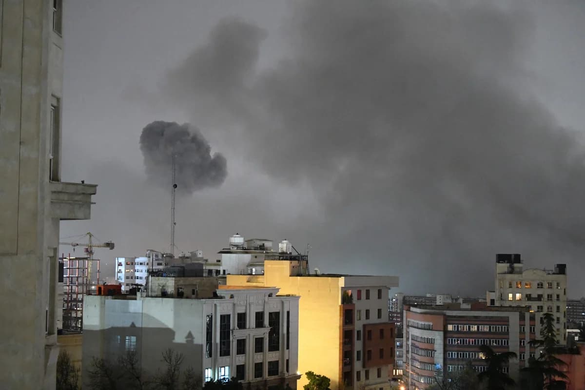 İran’da ABD ve İsrail Saldırılarında 34 Kişi Hayatını Kaybetti