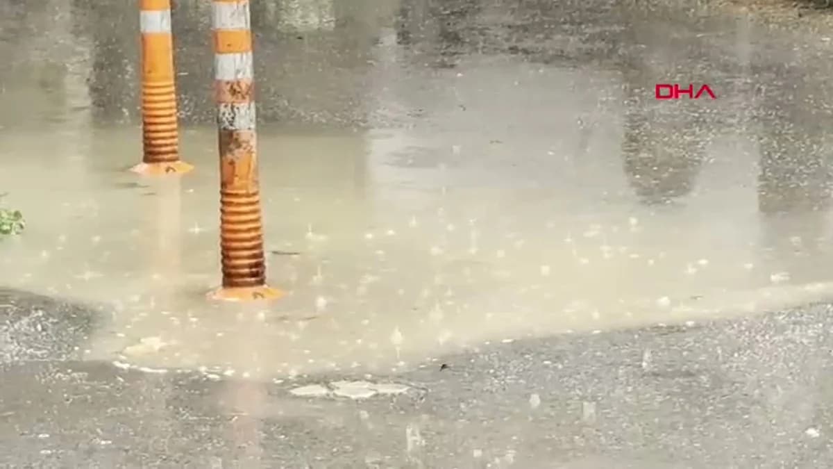 Mersin’de Çamur Yağışı Etkisi