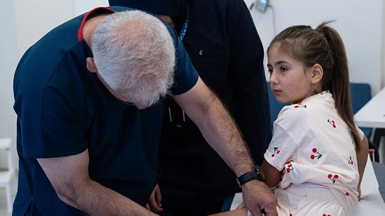 Düğünde Flaş Flaş: Gelin Damat Dans Ederken Küçük Elif Feci Şekilde Yaralandı!