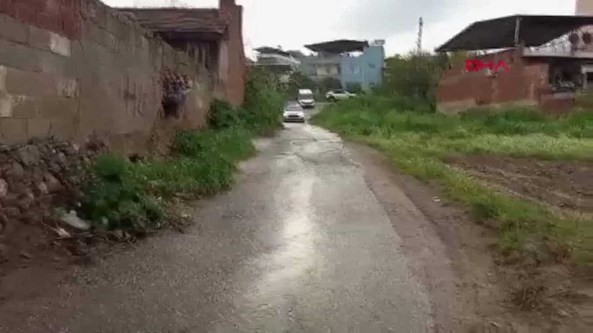 Nazilli’de Engelli Kız Atike’ye Polislerden Sürpriz Doğum Günü