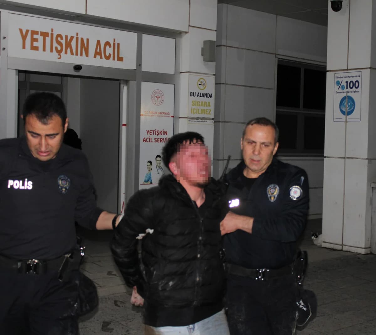 Aksaray’da Bıçaklı Saldırı: Annesinin Erkek Arkadaşına İki Kez Saldırdı
