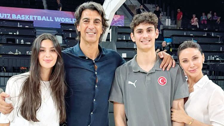 Kutluay oğlu için açtığı nafaka davasını geri çekti