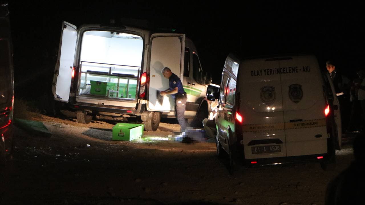 Adana'da manzara seyreden 3 kişi silahlı saldırıda öldürüldü