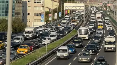 Okullar açıldı, İstanbul'da trafik kitlenme noktasına geldi: Yoğunluk yüzde 79'a ulaştı