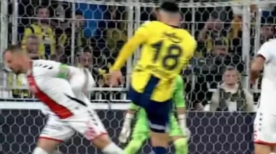 Kadıköy’de Tartışmalı Maç! Fenerbahçe Penaltı Bekledi, Samsunspor 10 Kişi Kaldı