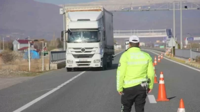 Erzincan’da Ticari Araçlara Kış Lastiği Zorunluluğu Denetimleri Başladı