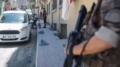 Hatay'da 6 adrese uyuşturucu operasyonu: 3 gözaltı