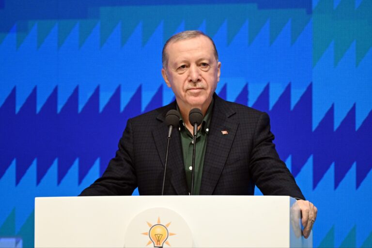 Silahlar sustu, siyasiler masada: Türkiye’de yeni süreç
