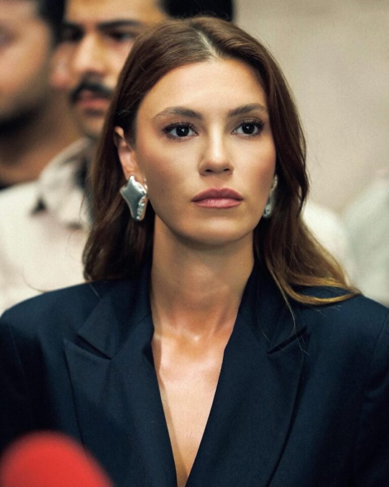 Bize Bir Şey Olmaz dizisinde Hare karakteri Yüsra Geyik oldu