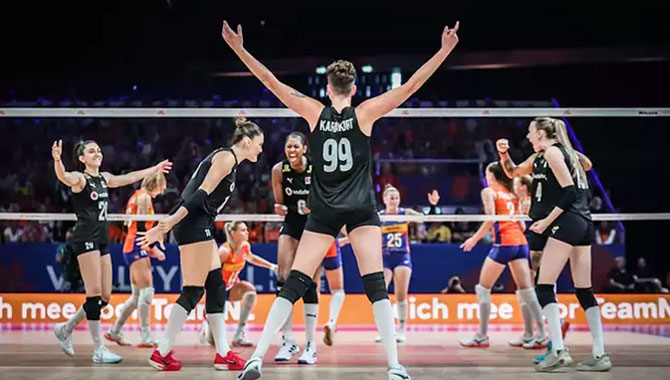 Filenin Sultanları Hollanda’ya set vermedi, finalleri garantiledi